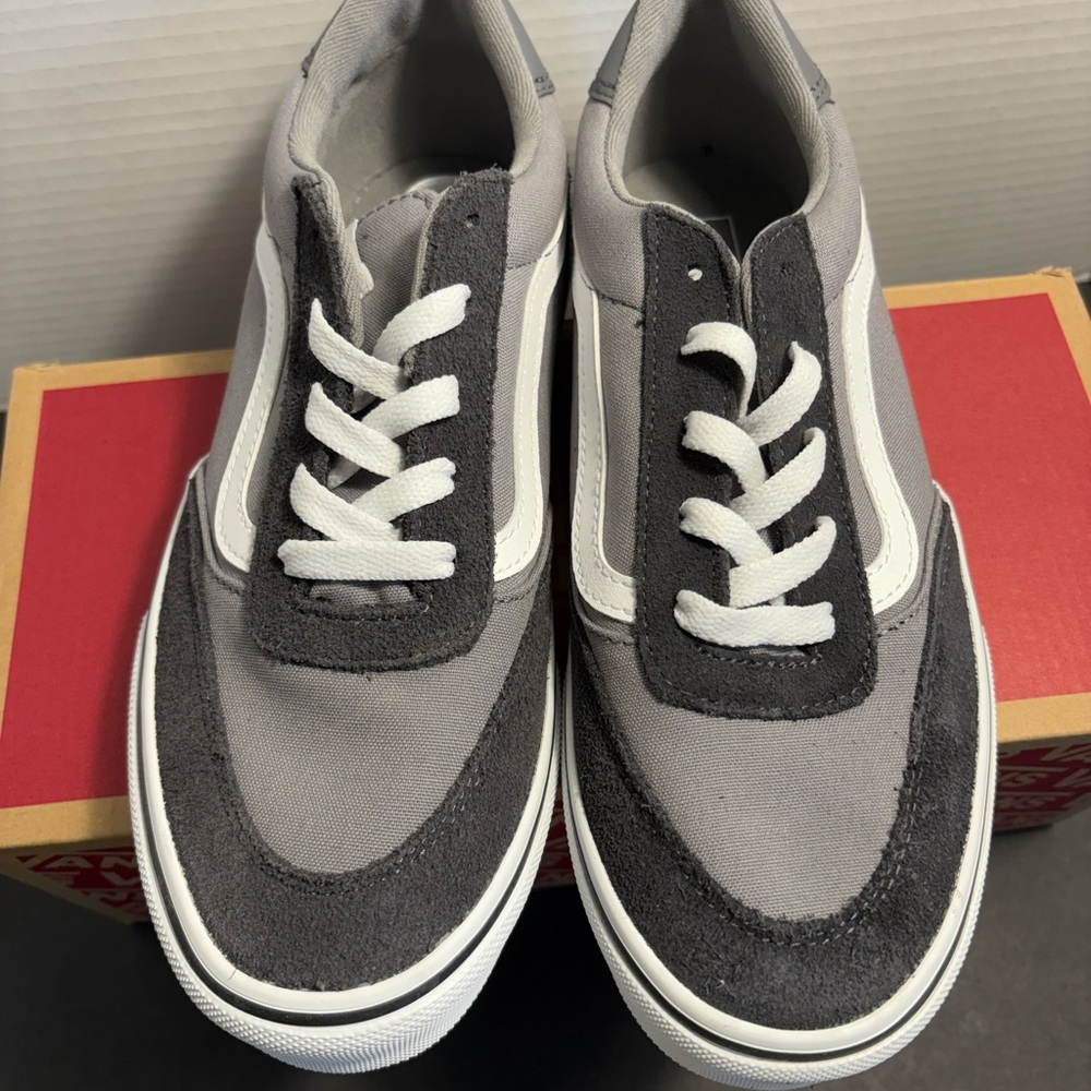 Vans Gray and White Kids Sneakers Brooklyn Ls Size 6 Youth